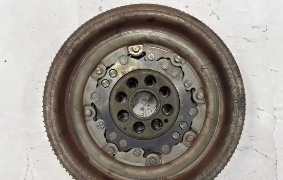 Volkswagen PASSAT CC Flywheel