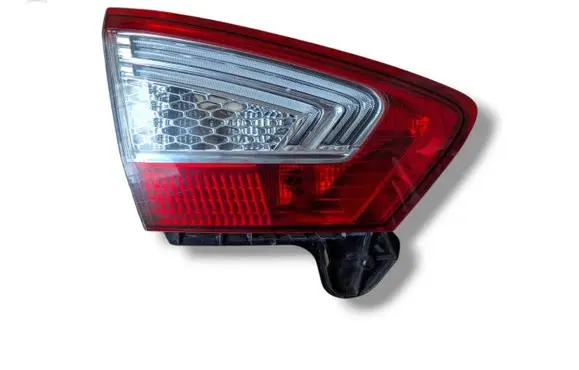 Tailgate rear/tail lights