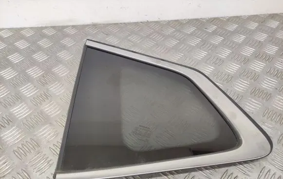 Nissan X-Trail T32 Rear side window 833014CC0A