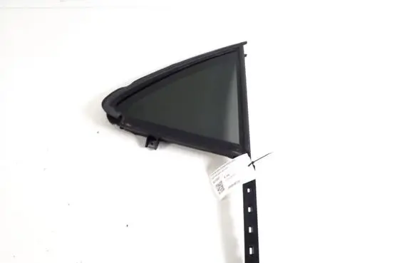 Toyota Yaris Cross Rear vent window glass 680110D021