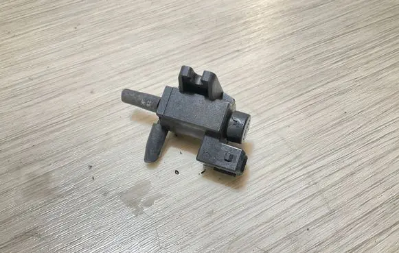 Opel Zafira B Turbo solenoid valve 8972882491