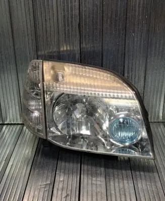 Nissan X-Trail T30 Headlight/headlamp