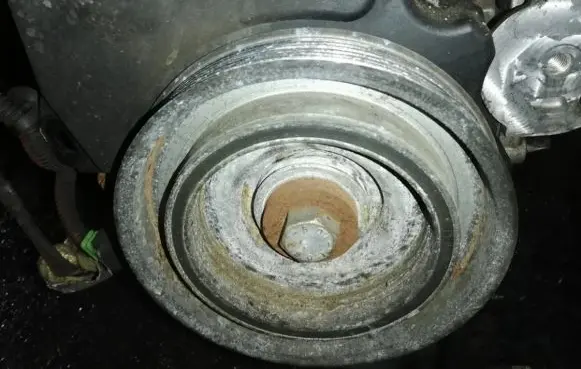 Peugeot 308 Crankshaft pulley