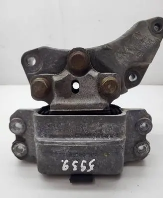 Volkswagen PASSAT B6 Engine mount bracket 3C0199555