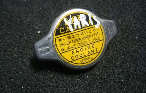 Toyota Yaris Coolant expansion tank/reservoir cap 