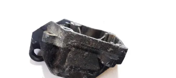 Chrysler 300 - 300C Engine mounting bracket