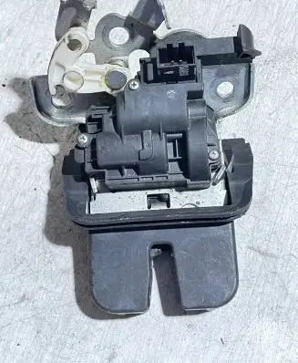 Audi A3 S3 8P Tailgate/trunk/boot lock/catch/latch 8K9827505