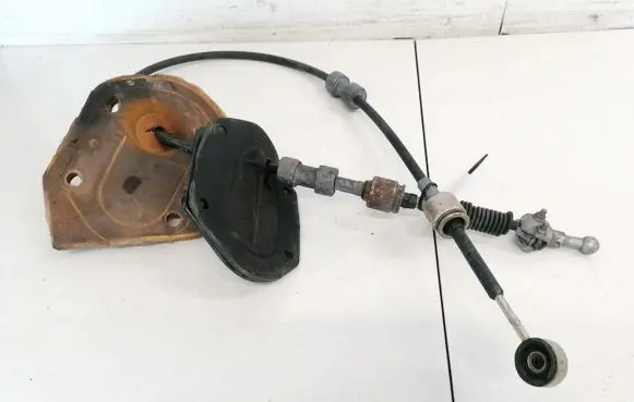 Gear shift cable linkage