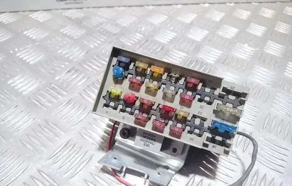 Chrysler Grand Voyager II Fuse module 4688144