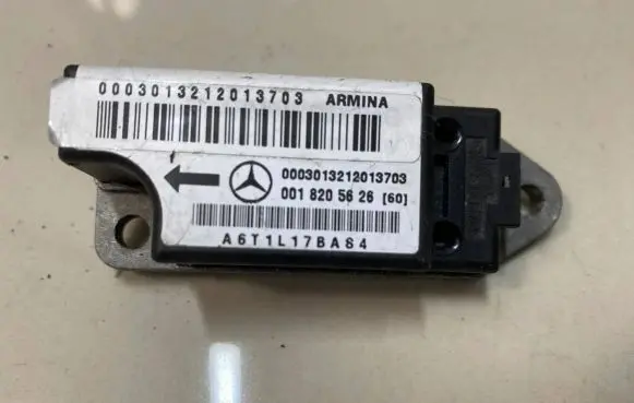Mercedes-Benz E W210 Airbag deployment crash/impact sensor 0018205626