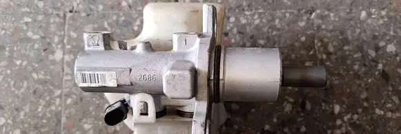 Volkswagen Phaeton Master brake cylinder 3D0611301A 32067013