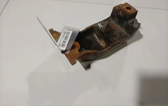 Citroen C8 Engine mounting bracket 