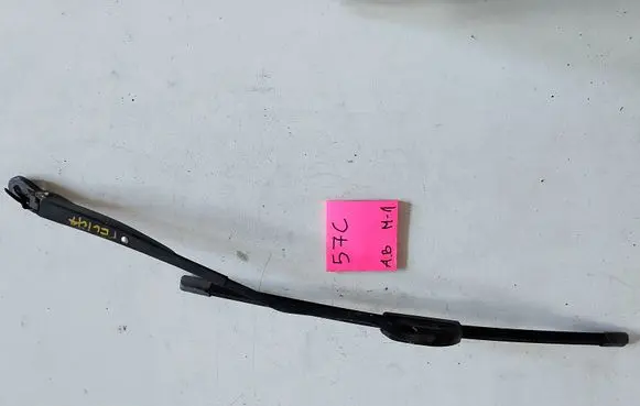 Skoda Felicia I Front wiper blade arm 