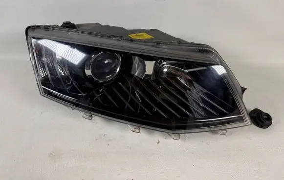 Skoda Octavia Mk3 (5E) Headlight/headlamp 5E1941018B