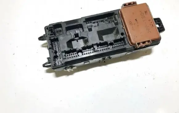 Mitsubishi Carisma Fuse box set