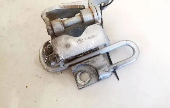 Volkswagen Jetta V Rear door lower hinge 1k4833412m