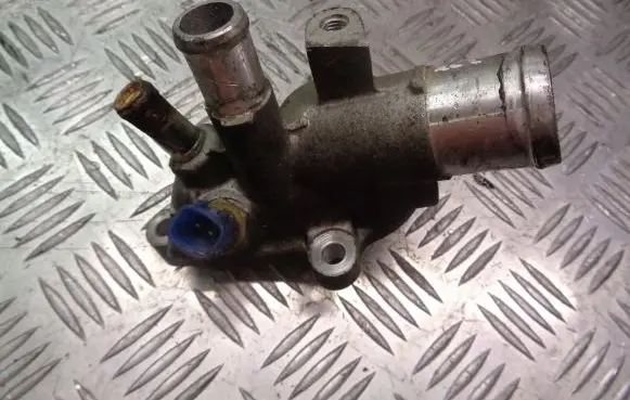Nissan Primera Thermostat housing 