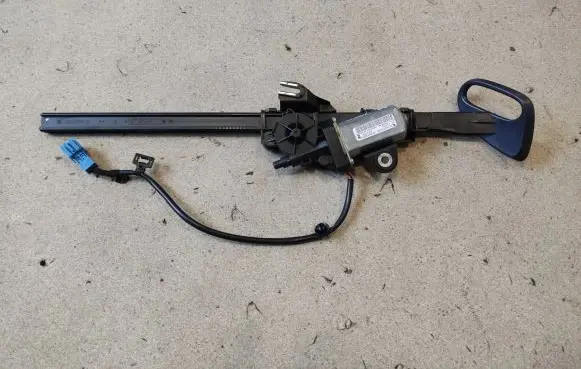 Mercedes-Benz E W238 Seat belt adjustment motor A2058600282