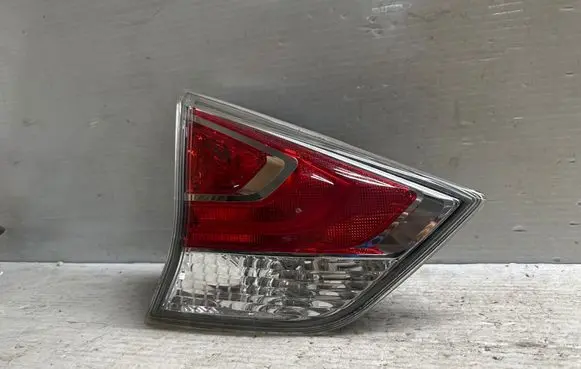 Tailgate rear/tail lights