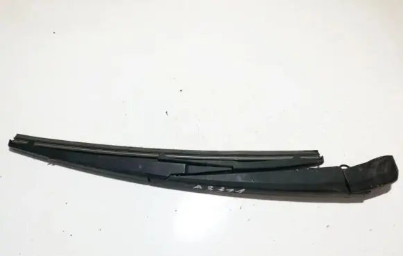 Suzuki Grand Vitara II Rear wiper blade arm