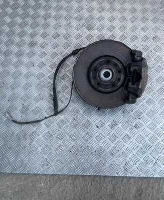 Front wheel hub