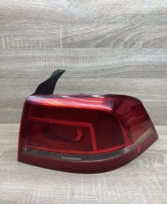 Volkswagen PASSAT B7 Rear/tail lights 3AE945096F