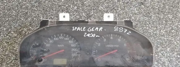 Mitsubishi Space Runner Speedometer (instrument cluster) MR381549