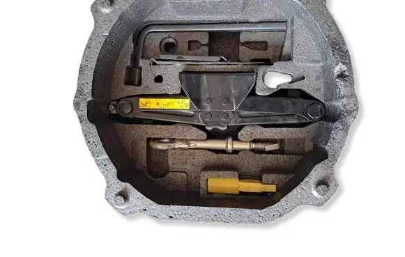 Peugeot 508 Tool set 9681838080