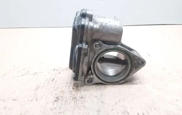 Renault Megane III Throttle valve 8200754913 H8200744823