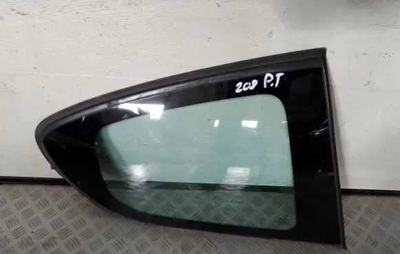 Peugeot 3008 I Front triangle window/glass 