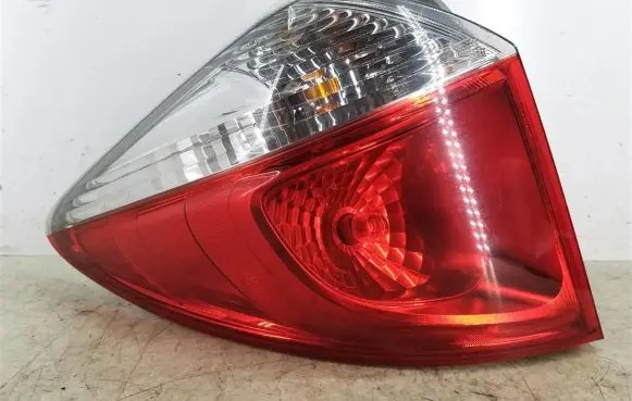 Toyota Verso-S Rear/tail lights