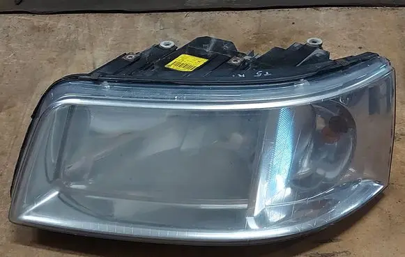Volkswagen Transporter - Caravelle T5 Headlight/headlamp 7H1941015N