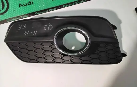 Audi Q3 8U Front fog light trim/grill 8U0807681E 8U0807681ESP9 8U0807681