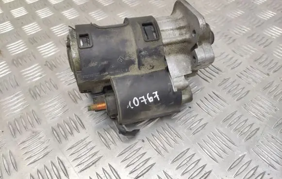 Nissan Juke I F15 Starter motor 8200463004