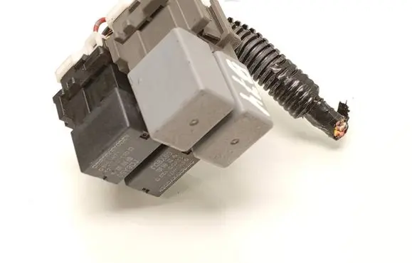 Honda Civic Relay mounting block RC5102 G8HLH71 05Y9DJ