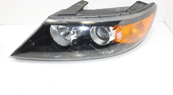 KIA Sorento Headlight/headlamp 921012P090