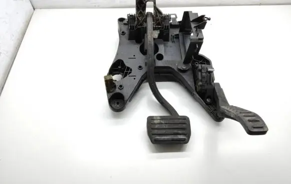 Porsche Cayenne (92A) Brake pedal 7P0723117B 7l0723507d