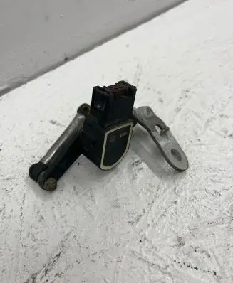 BMW 3 E90 E91 Headlight/headlamp level sensor 6763735