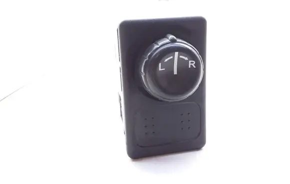 Wing mirror switch
