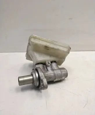Master brake cylinder