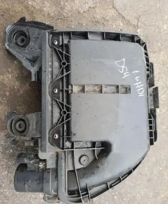 Citroen DS4 Air filter box 9673061080