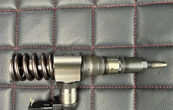Volkswagen PASSAT B6 Fuel injector 03G130 012006 111030
