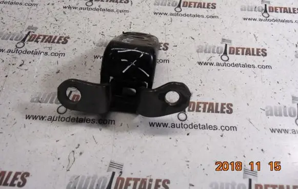 Honda FR-V Front door upper hinge