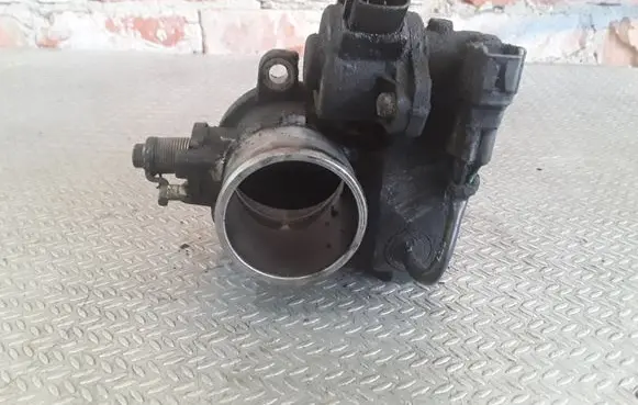 Toyota RAV 4 (XA20) Throttle valve