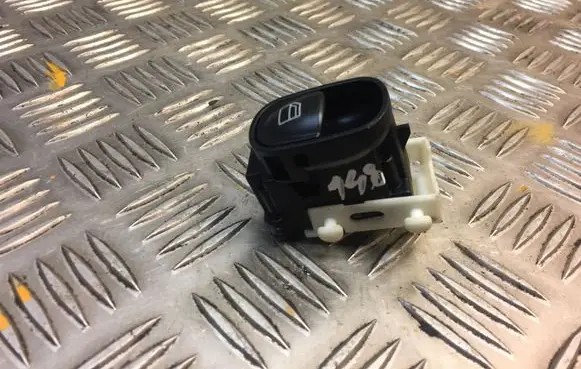 Mercedes-Benz C W203 Electric window control switch 2038200210