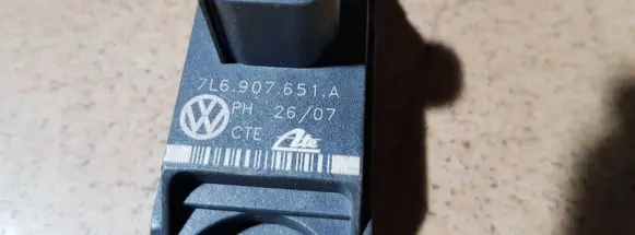 Volkswagen Touareg I Yaw turn rate sensor 7L6907651A