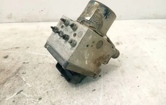 Volkswagen PASSAT B6 ABS Pump 3C0614109 16420501