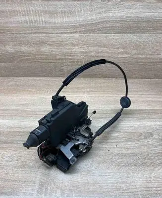 Volkswagen PASSAT B6 Rear door lock 1J0973714
