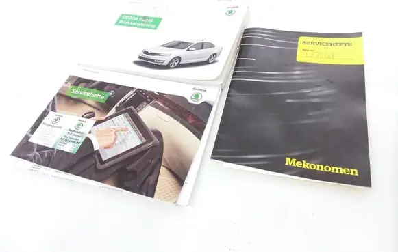 Skoda Rapid (NH) Owners service history hand book 
