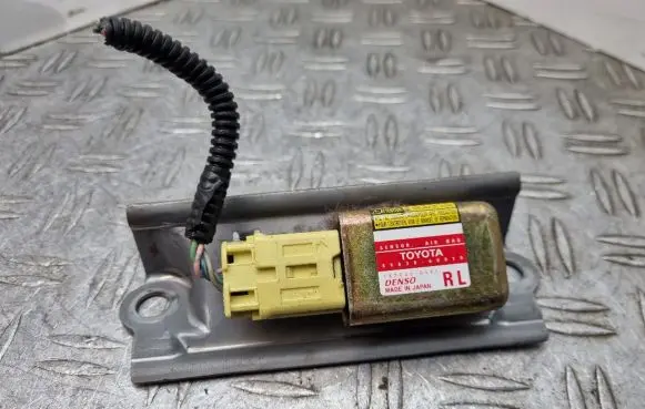 Toyota Land Cruiser (J100) Airbag deployment crash/impact sensor 8983060010 1879000491